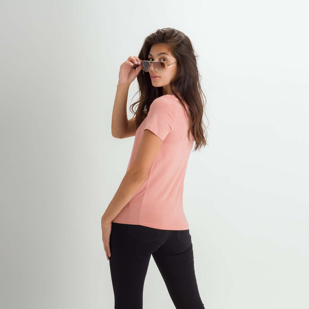 Apparel > Clothing > Women > Shirts & Tops > Tshirts - Classic V-Neck T-shirt - Dusty Pink